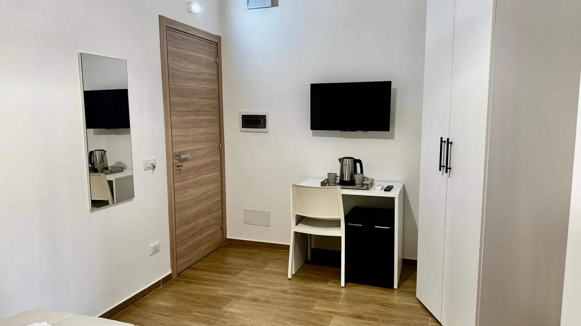 פלרמו Regina Rooms בית הארחה