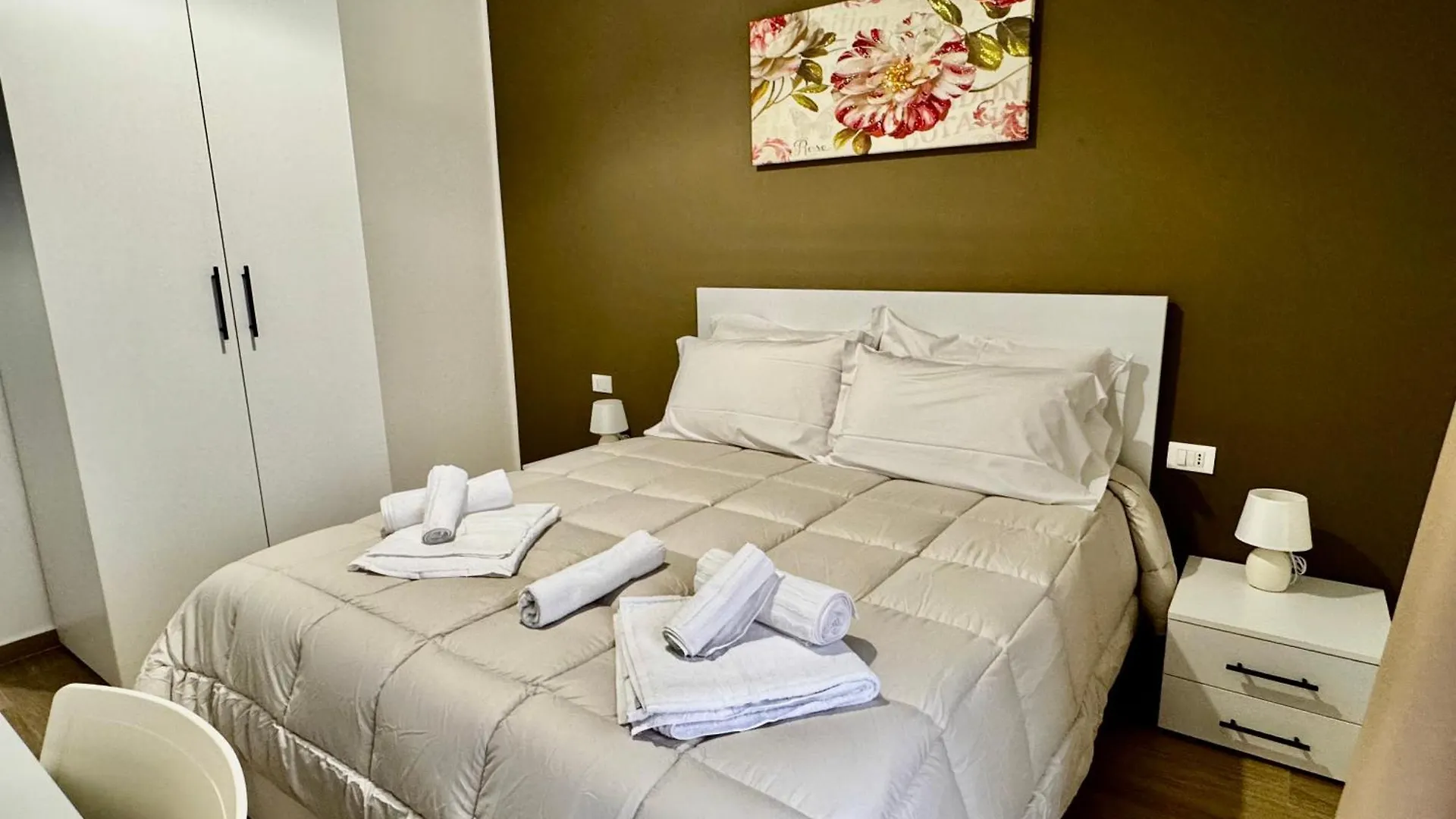פלרמו Regina Rooms בית הארחה